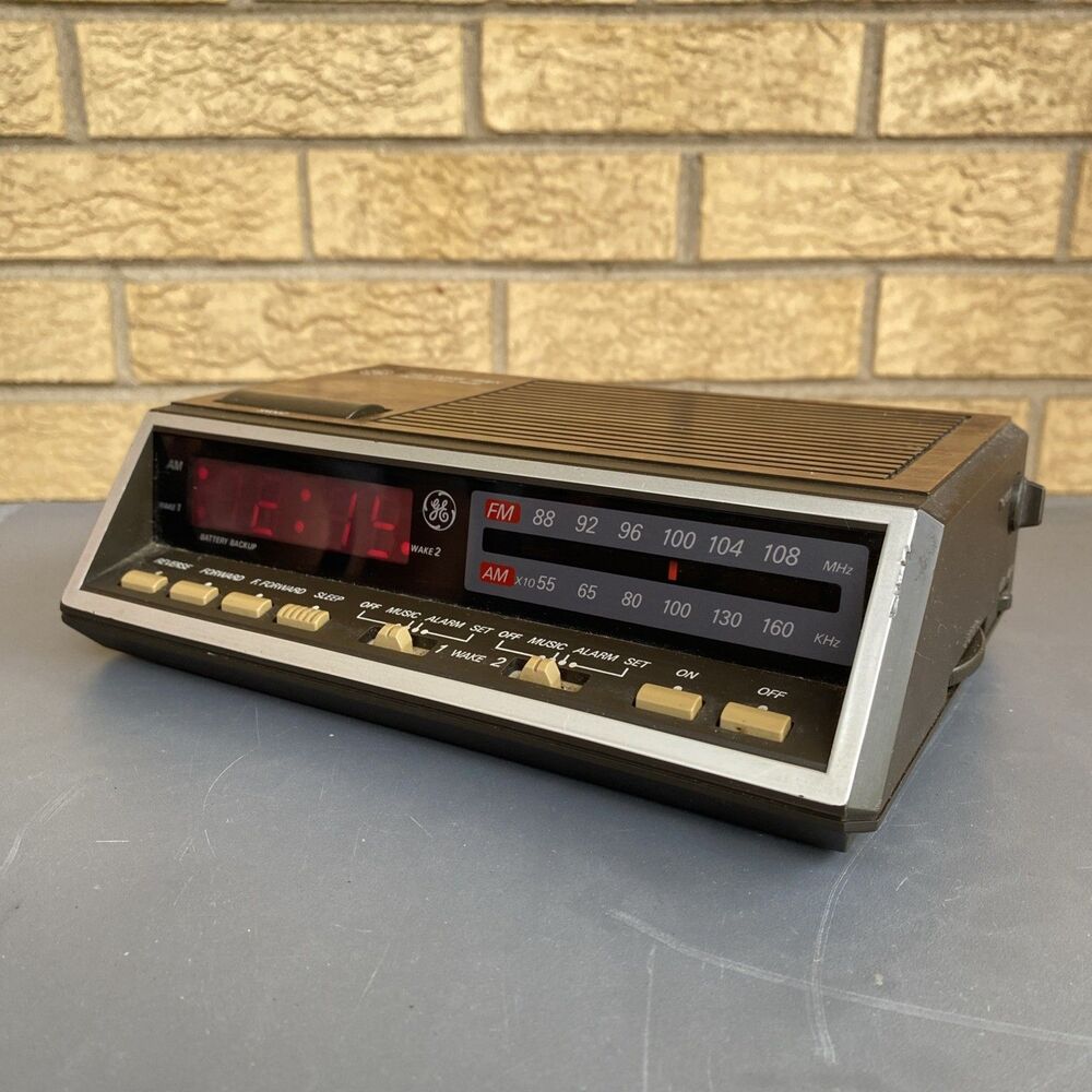 Vintage GE 7-4616B AM/FM Dual Alarm Clock Radio Two Wake Times Red LED Tested